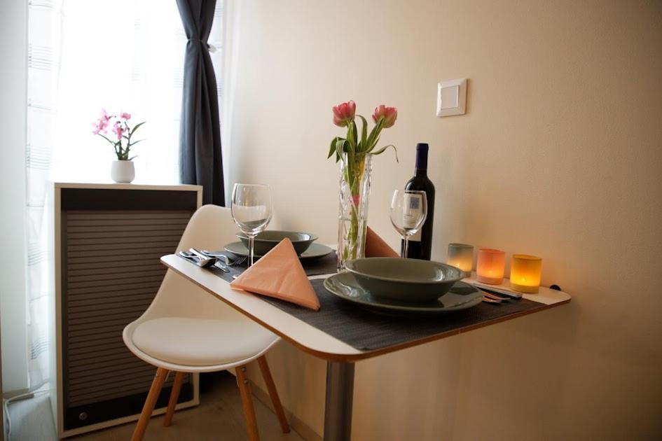 Cosy Studio, 15Min To Old Centre, Self-Check In, Free Wifi, Welcome Drink! Praga Esterno foto